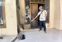 Petugas dari tim Inavis Polres Pekalongan melakukan olah TKP pasca kejadian yang berlangsung, Sabtu (9/5/26).