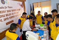 Sejumlah warga binaan sedang mengikuti pelatihan bakery yang difasilitasi Lapas Kendal Bekerja sama dengan PT Jaya Farmex, Rabu (13/4/26). Foto : Istimewa