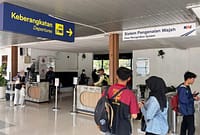 Kesibukan di Stasiun Pekalongan melayani calon penumpang, Sabtu (4/7/26). Foto : Istimewa