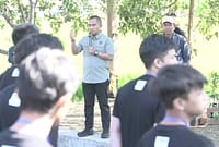 Kepala BNPT Eddy Hartono saat memberikan pembekalan dalam kegiatan Kemah Bela Negara di Universitas Garut, Kamis (9/7/26).