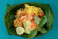 Penampakan Bubur Suro khas warga Kelurahan Krapyak Kota Pekalongan yang dipenuhi setidaknya tujuh toping berbeda dan hanya bisa ditemui keberadaanya saat peringatan Tahun Baru Islam. Foto : Istimewa