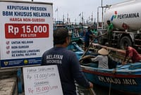 Nelayan Jawa Tengah dan Jawa Timur batal menggelar touring ke istana setelah presiden memutuskan harga BBM non subsidi khusus nelayan dengan harga Rp15 ribu perliter, Minggu (19/7/26). Foto : Ilustsrasi AI